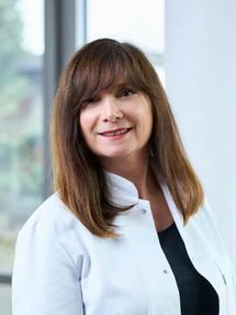 Dr. med. univ. Freja Tomandl